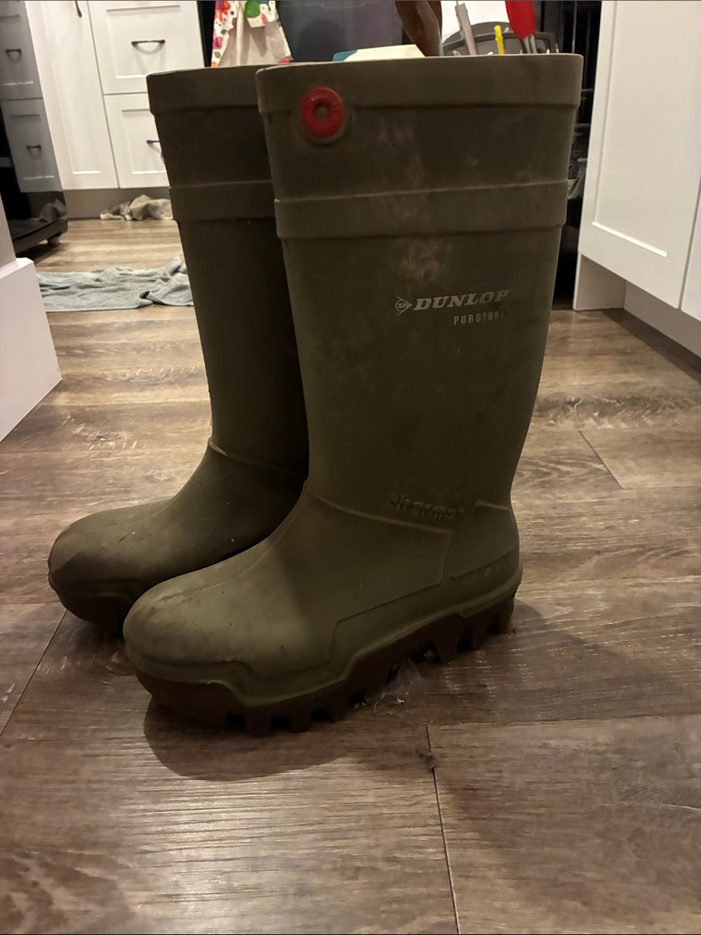 Dunlop Men’s Olive Green Waterproof Rubber Boots